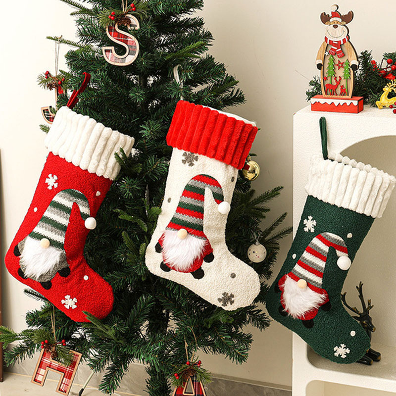 Christmas Stocking Hanging - ถุงเท้าคริสต์มาสผ้ากำมะหยี่ลายใหม่, ถุงของขวัญคริสต์มาส, ของตกแต่งแขวนต้นคริสต์มาส สำหรับงานปาร์ตี้วันหยุดฤดูหนาว และตกแต่งบ้าน