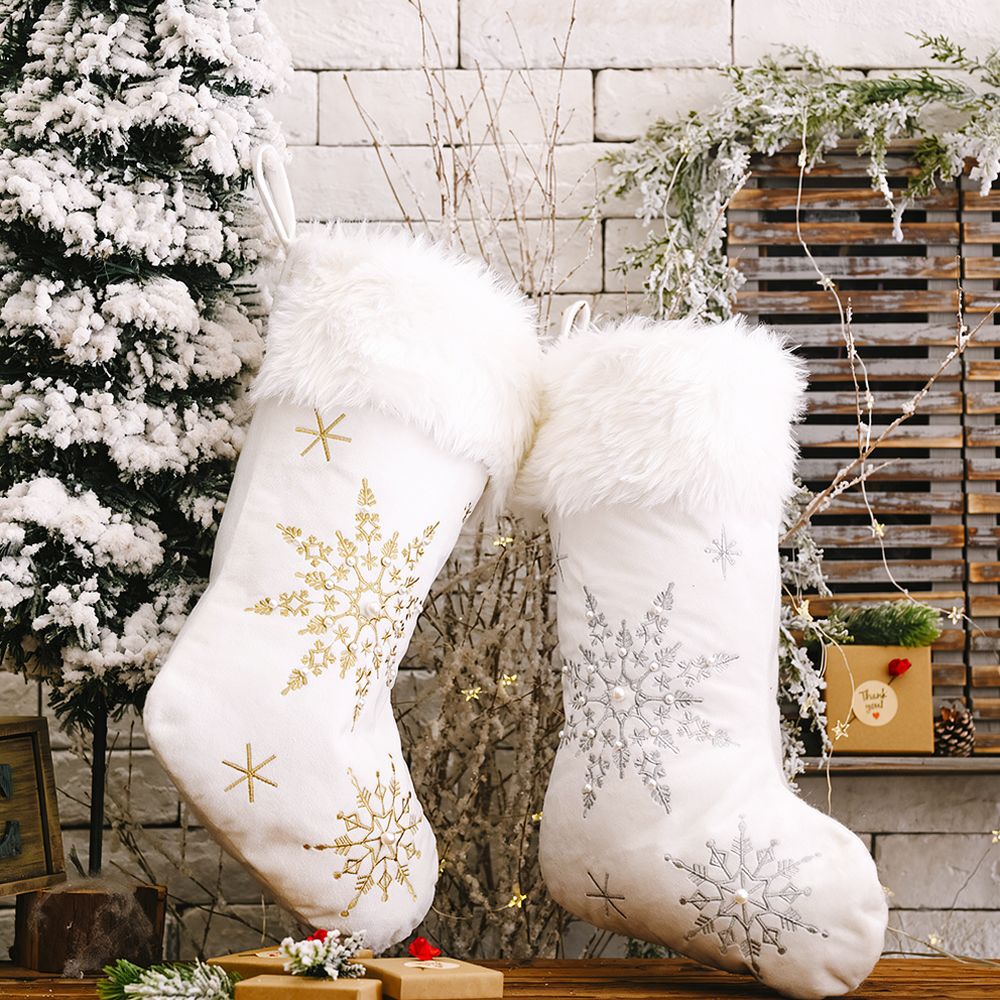 ถุงเท้าคริสต์มาสกำมะหยี่ ประดั - Christmas Stocking Hanging บทวิจารณ์และราคา