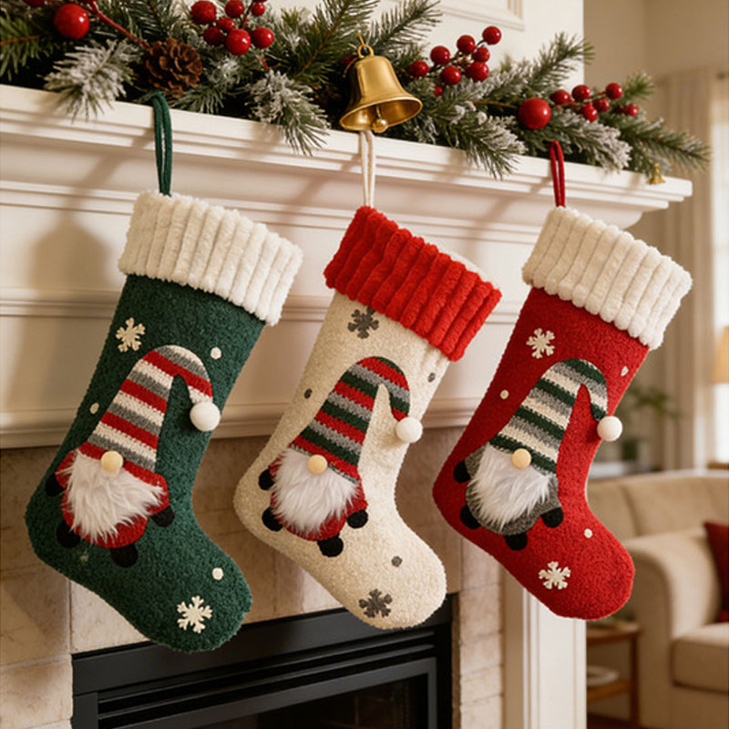 ถุงเท้าคริสต์มาสผ้ากำมะหยี่ลาย - Christmas Stocking Hanging บทวิจารณ์และราคา
